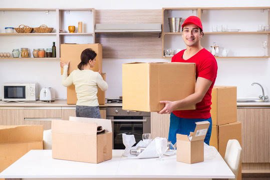 Taping and labelling cartons — Leoin Packers and Movers Bangalore